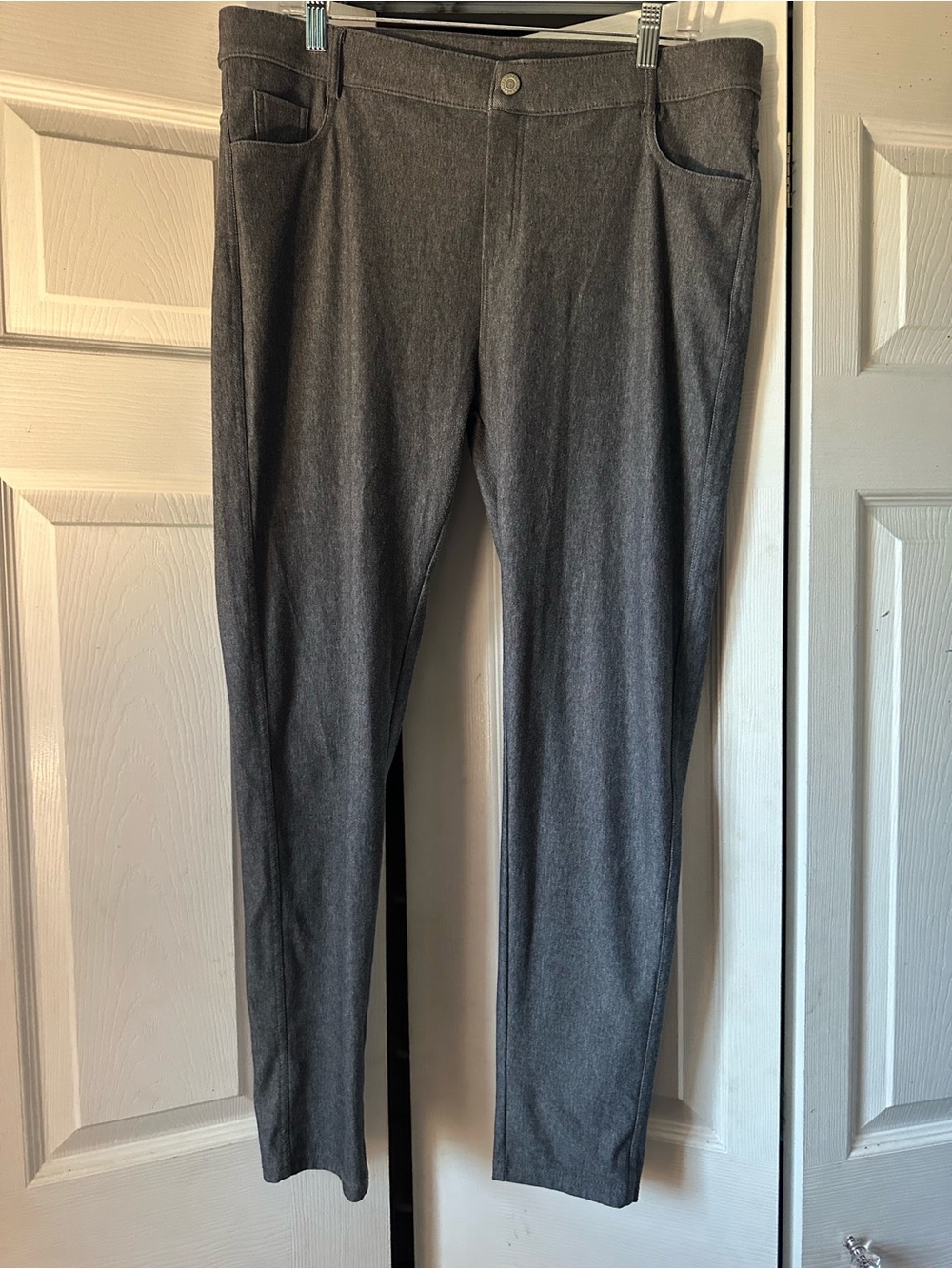 Women’s Gray Stretch Jegging Pants